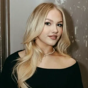 Freya Skye Singer